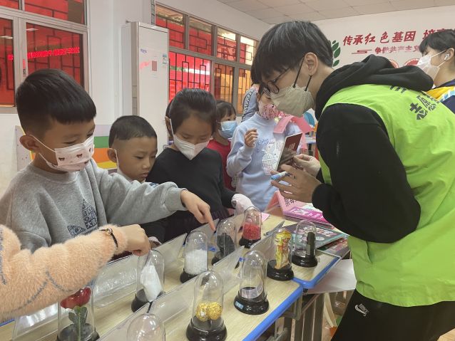 三鄉(xiāng)鎮(zhèn)開展“揚(yáng)眉‘兔’氣賀新春，禁毒相伴過新年”活動(dòng)圖片2.JPG